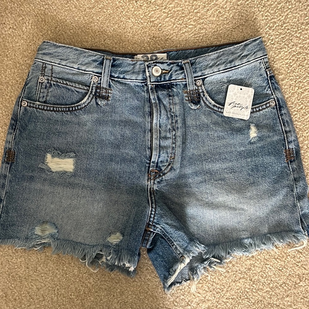 Free People Loose Cannon Jean Shorts Sz 28